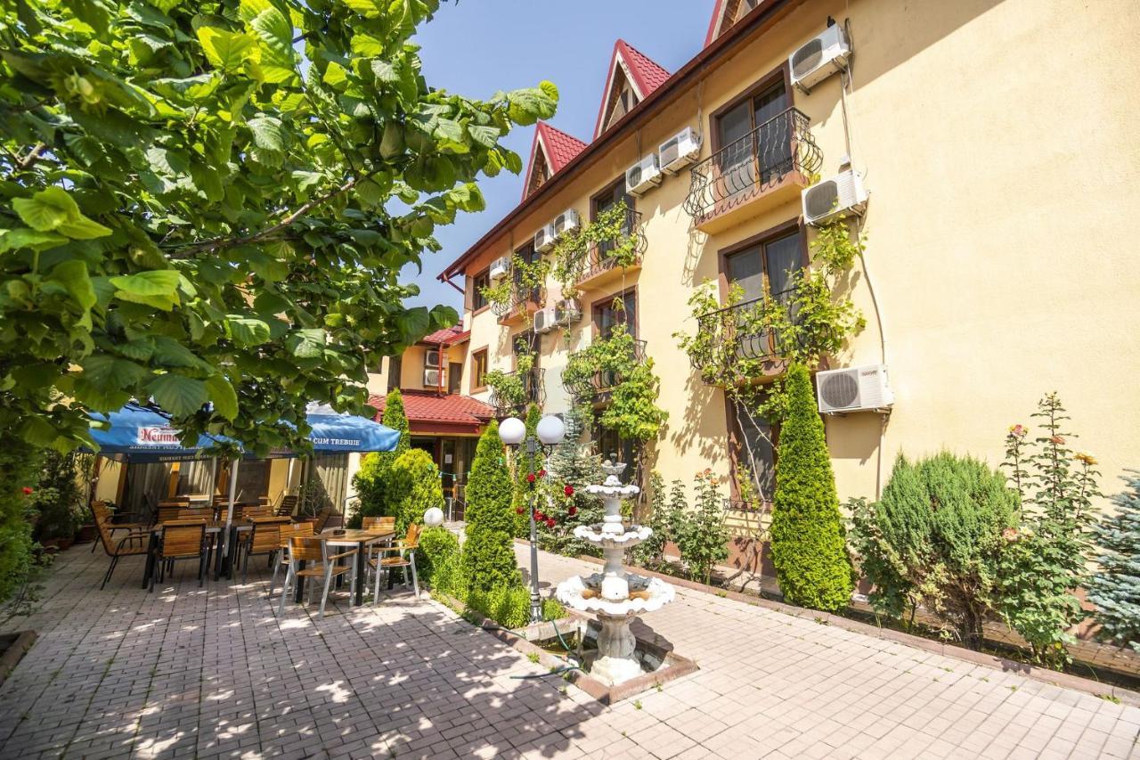 Hotel Sym بلوييست المظهر الخارجي الصورة