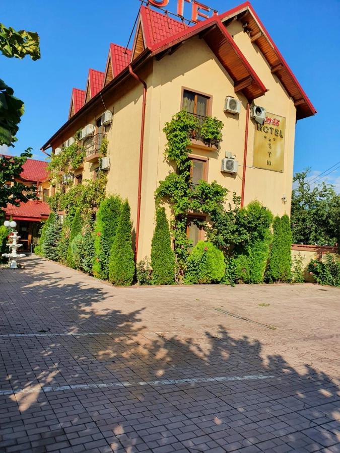 Hotel Sym بلوييست المظهر الخارجي الصورة