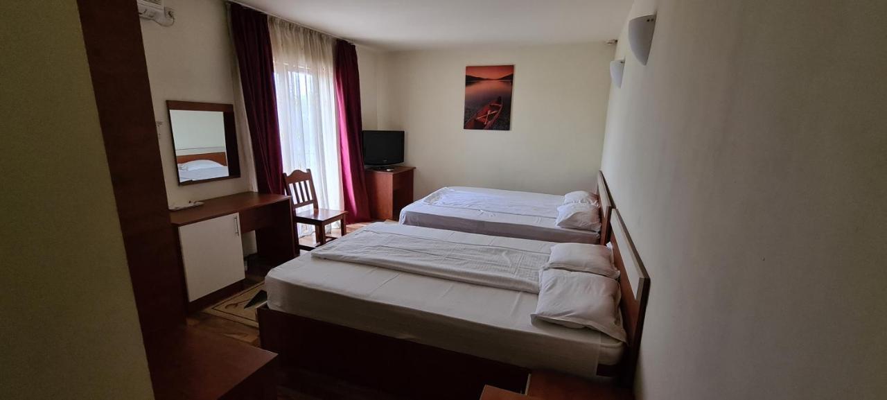 Hotel Sym بلوييست المظهر الخارجي الصورة